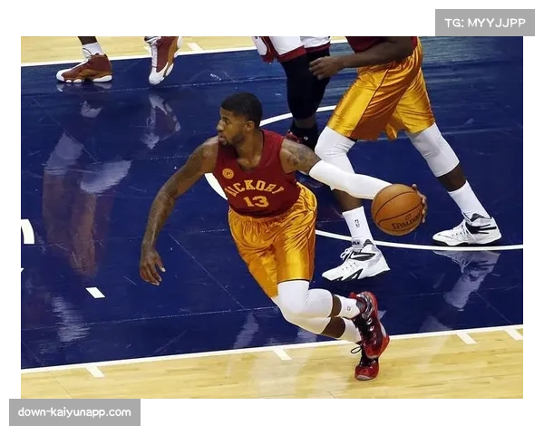 罗宾逊上赛季贡献10次助攻 边后卫传中能力受重视 罗宾逊上赛季贡献10次助攻 边后卫传中能力受重视